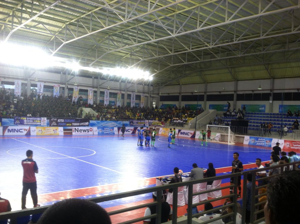 Jatinangorku's tweet photo. Pertandingan Futsal Jabar Vs Kalsel gor Itb Jatinangor https://t.co/7Q6CIVQIy5