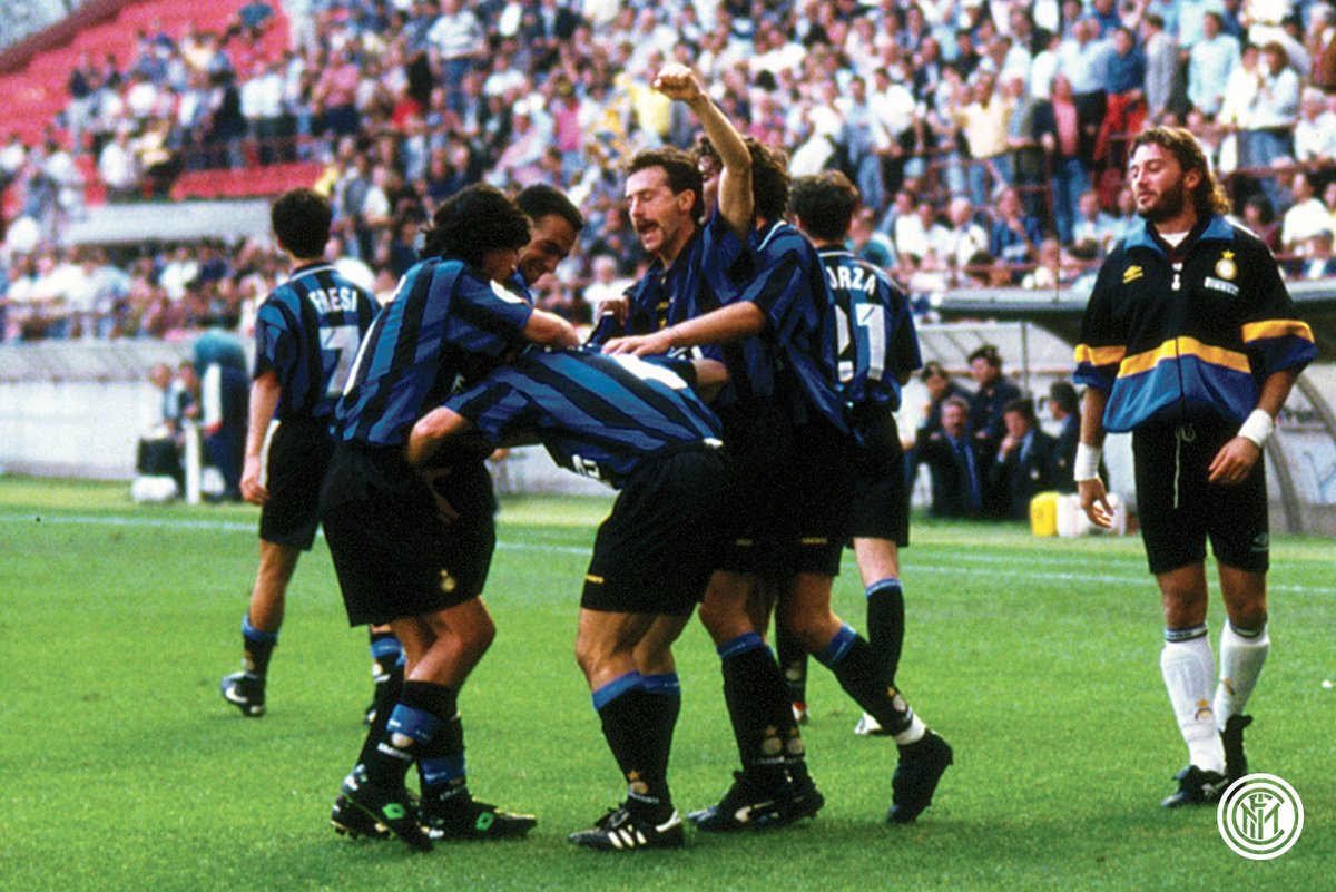 Inter_jp's tweet photo. ⏳ #TBT: 1996年の今日の出来事、 #InterPerugia-戦での @javierzanetti のゴールを振り返ってみよう！ 👉 https://t.co/HKzs4fgiMt #FCIM https://t.co/wieYcMLqy0