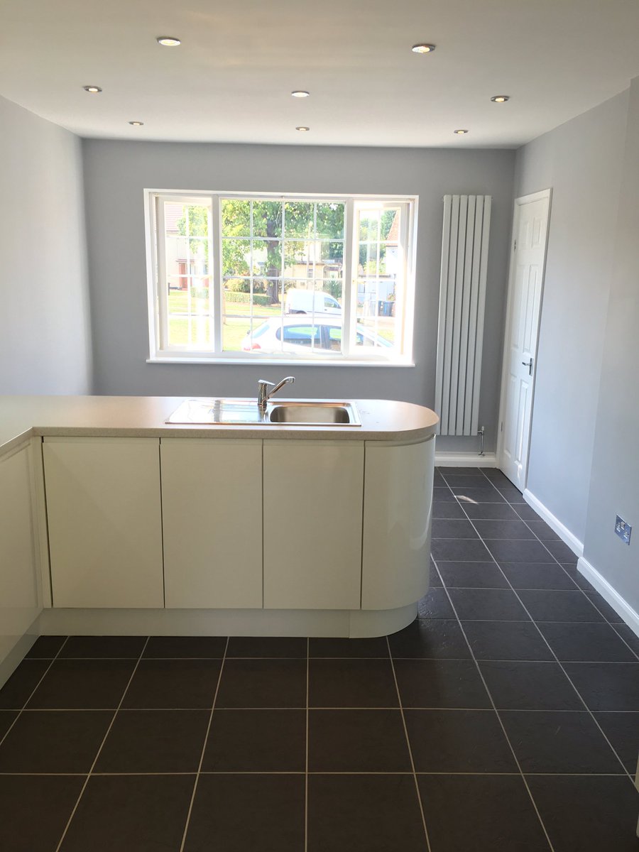 CFOakes's tweet photo. #kitchen complete in #roydon #essex. This job was #designed #supplied and #fitted by our #family run team est 1958 https://t.co/WFVQkwcAxs
