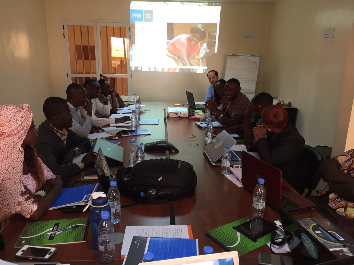 Atelier de co-création avec les jeunes ambassadeurs #SRPF, <a href="/POuagaPF/">Partenariat de Ouaga</a> et le <a href="/PRBdata/">PRB</a> pour des outils de plaidoyer.