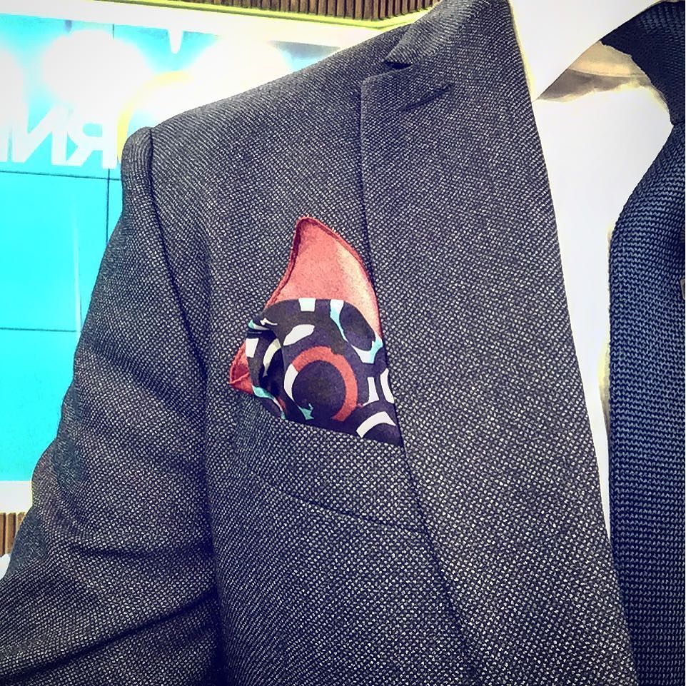 BenMulroney's tweet photo. #DailyPocketSquare #dpsq #twitter @hm https://t.co/V60YleJdxt https://t.co/JTLTW7gAO3