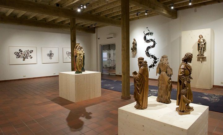 MRKUden's tweet photo. Zondag opening tentoonstelling Sferen. De laatste puntjes worden op de i gezet! https://t.co/YA1Nllg4w1 https://t.co/BKlG3p172N