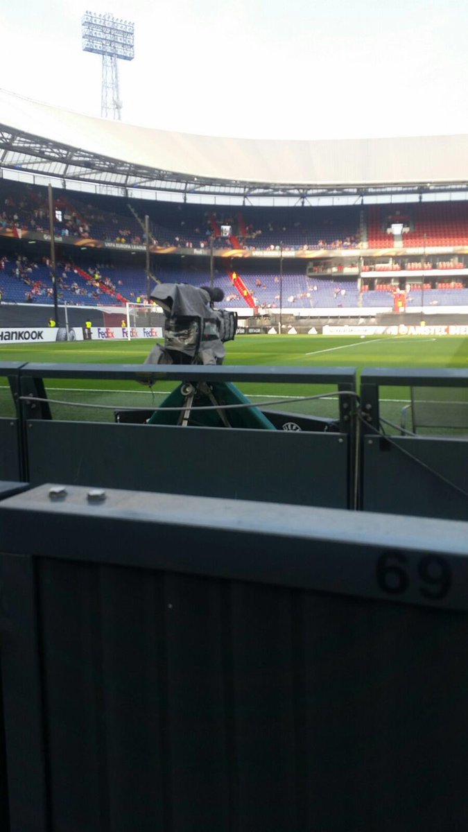 FrankLoosman's tweet photo. @RTLNL @VoetbalInside @Feyenoord is hier niks aan te doen? Rolstoelers kunnen niks zien zo! https://t.co/OnTQUgA0eD