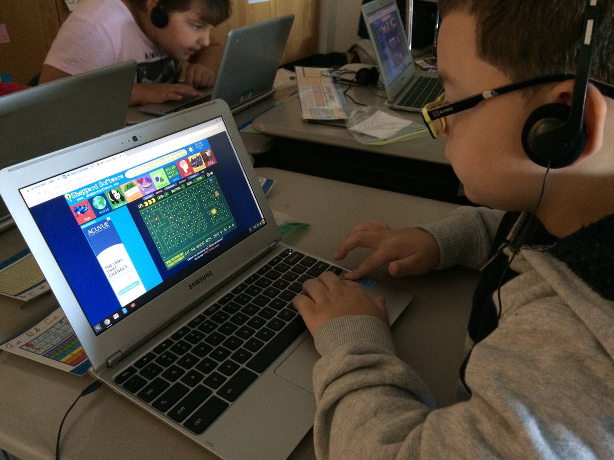 EPSDJefferson's tweet image. Pac-Man engaging third graders as they explore expanded form! #MathMan #JeffersonSOARS