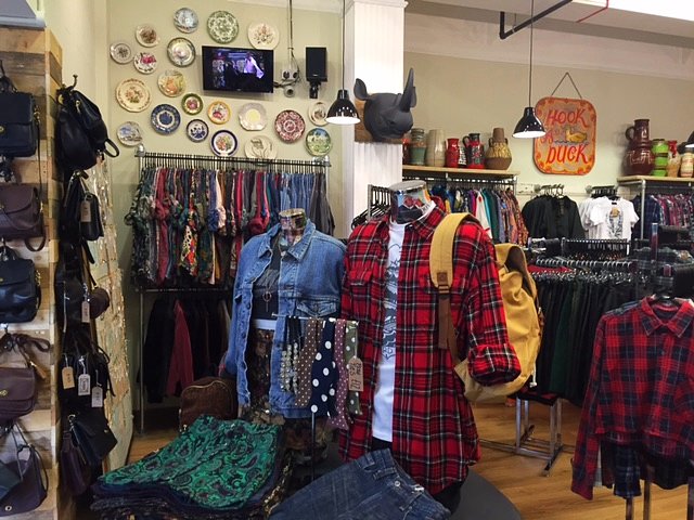morgan_quarter's tweet photo. Another fantastic retailer joins the Morgan Quarter! @SobeysVintage is now open in the Royal Arcade. #Cardiff https://t.co/U9Um6Zwsae