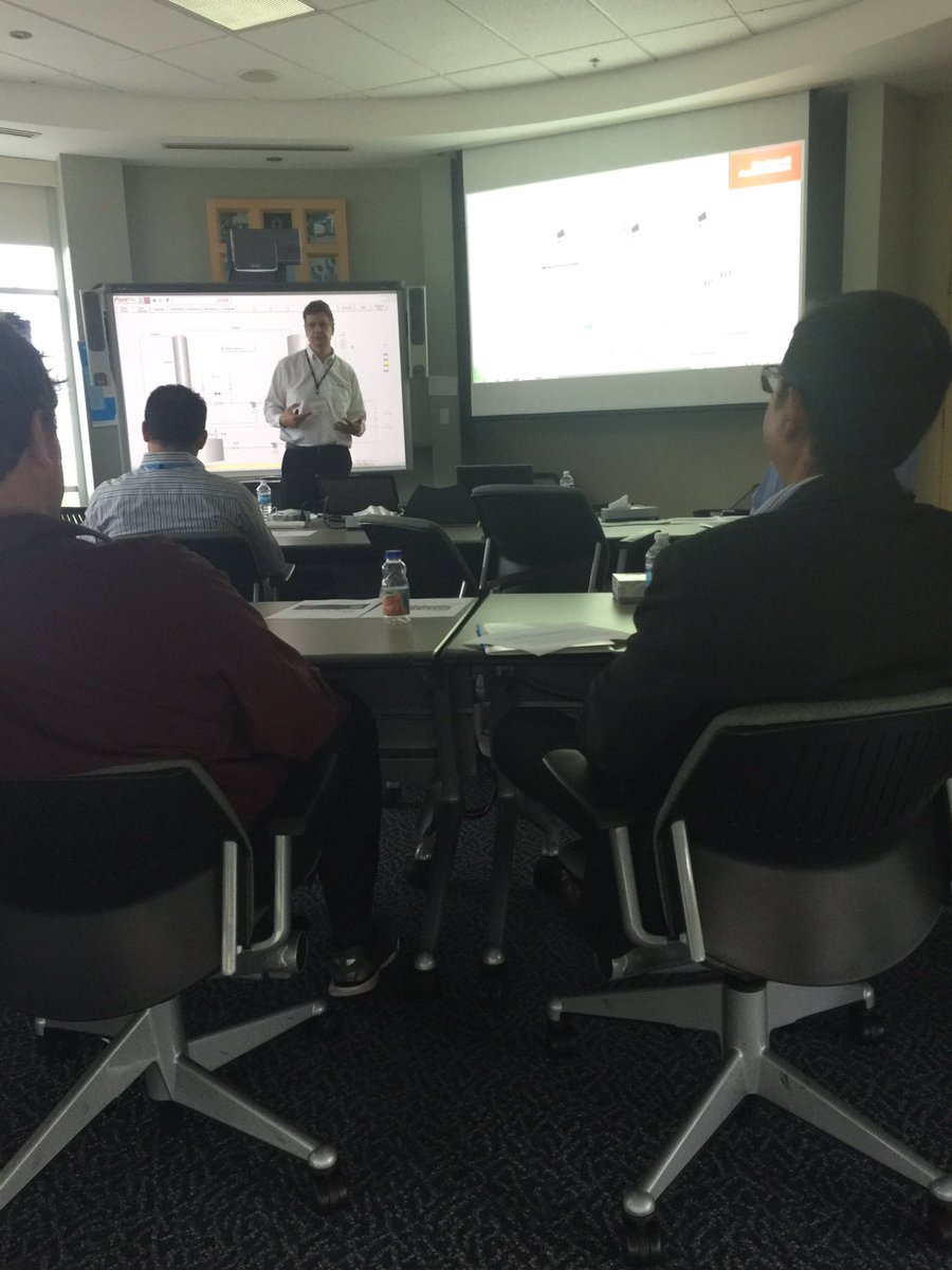 Endress_CA's tweet photo. Presentations from our friends at Rockwell Automation start now! #TechDaysBurlington #IOT #ethernetIP #FieldDevices https://t.co/AFQ72inrkM