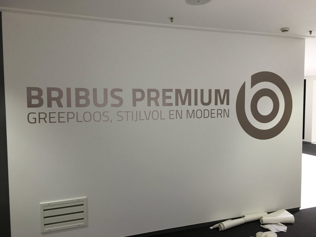 Visuals showroom en kantoor <a href="/BribusKeukens/">Bribus</a> #onewayvision #fullcolourprint i.s.m. <a href="/Logisz/">Logisz</a>