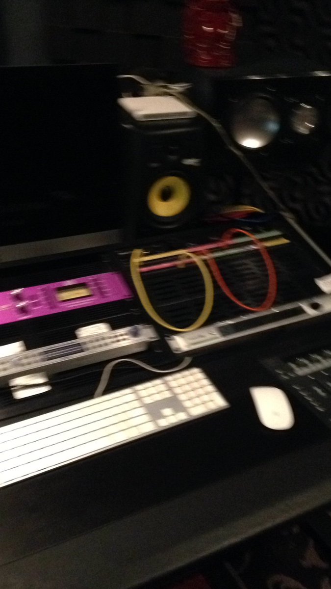 RecordsPvip's tweet photo. Million sounds studio https://t.co/8tI68hTnc2