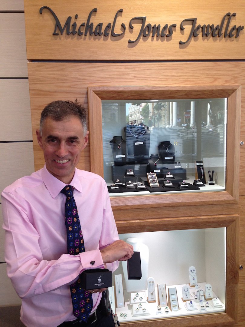 deakin_francis's tweet image. Congratulations to Robert White of @MJJewellers, who won our spinning top competition at #IJL2016!