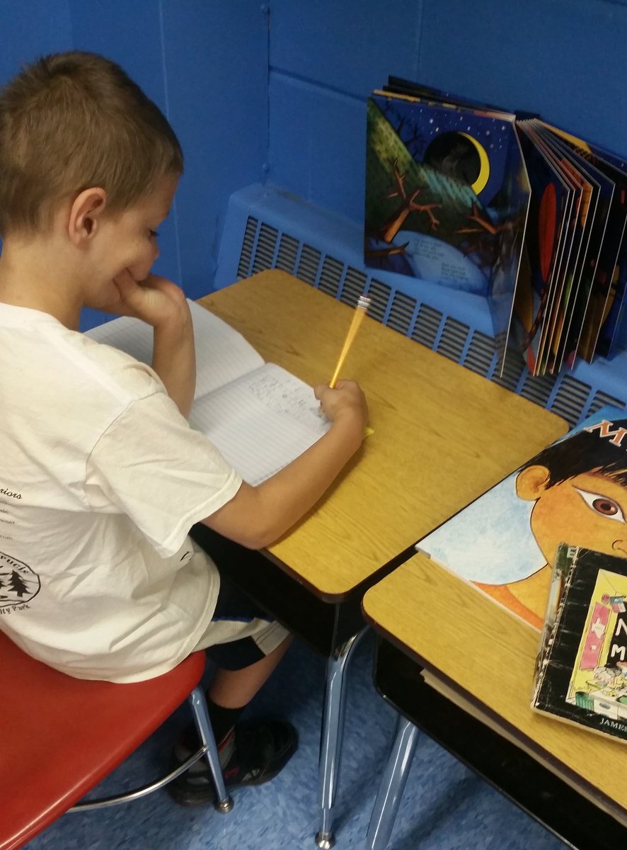 MrsSellersVCEC's tweet photo. Inspiration from 2nd grades favorite books inspires us to become authors &amp; illustrators! #writerslife #wearewatauga https://t.co/ZiQEZ8uDoi
