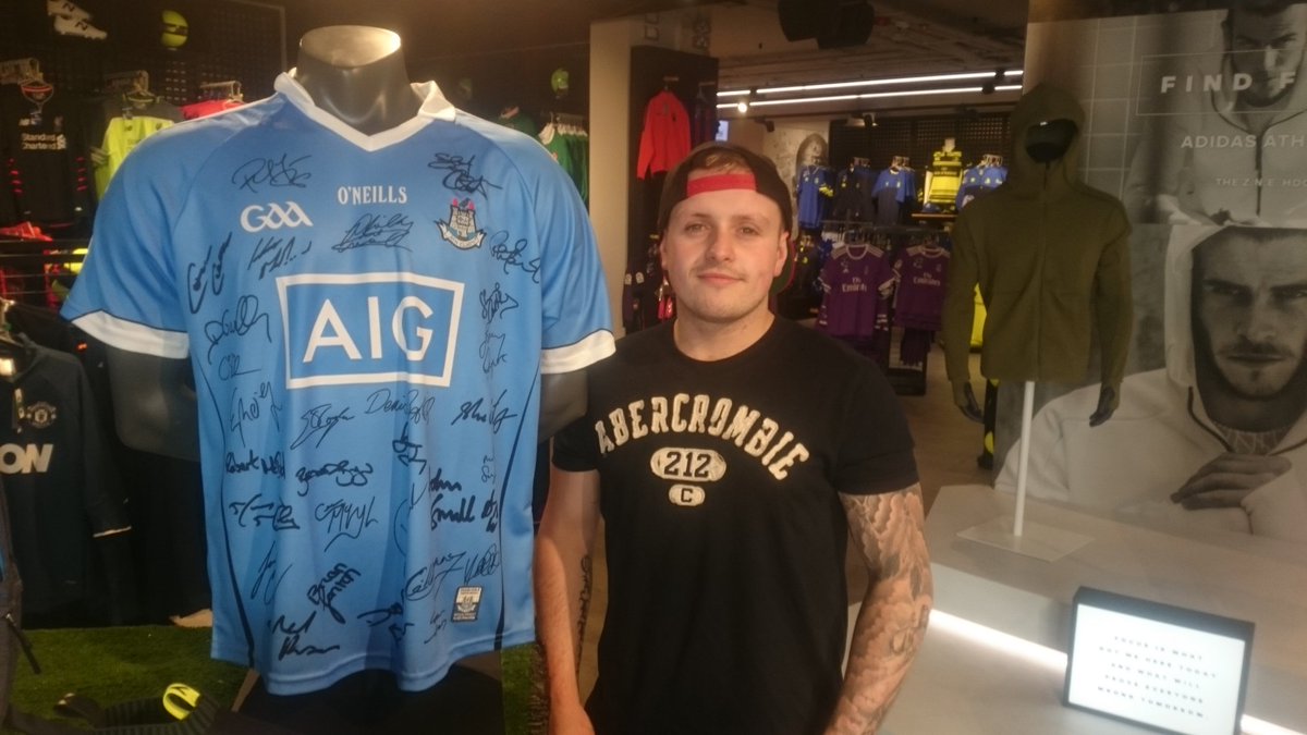 AlanSmithMMA's tweet photo. @LSS_GraftonSt #COYBIB #DUBvMAYO https://t.co/Ctbe3JujAK