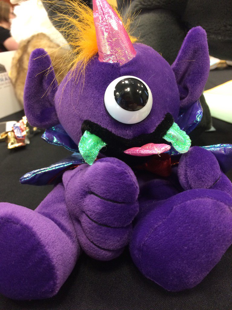 queenmaker2008's tweet photo. Say hello to my little friend! https://t.co/SSEnFhPGsy