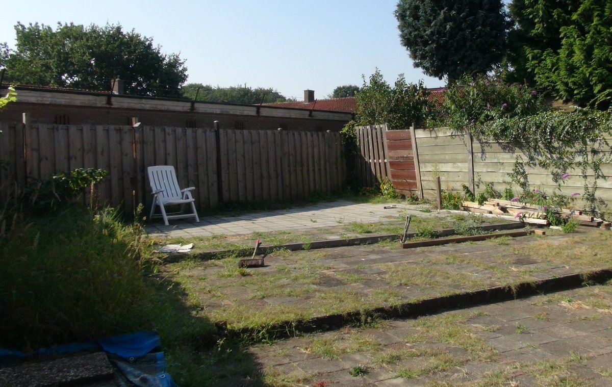 CommentaryNL's tweet photo. @hovenierhelpt #Steengoed Die gaan de tuin aanpakken van #SteefMontfoort geweldig gaaf. #HovenierHelpt #TuinKleur https://t.co/vf9qXrbsn1