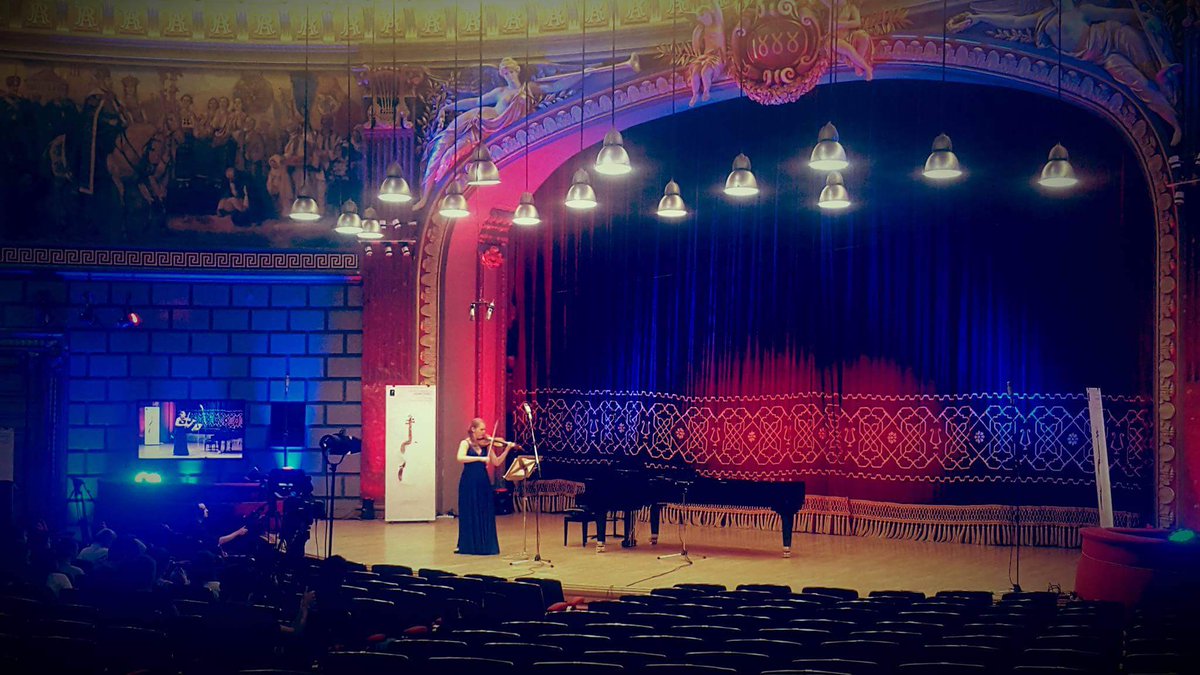 Enescu_Festival's tweet photo. Violin section at #EnescuCompetition live on festivalenescu.ro &amp; @medicitv 😊 #violin #GiveLifeToYourDream https://t.co/JSPoFWZ4bb