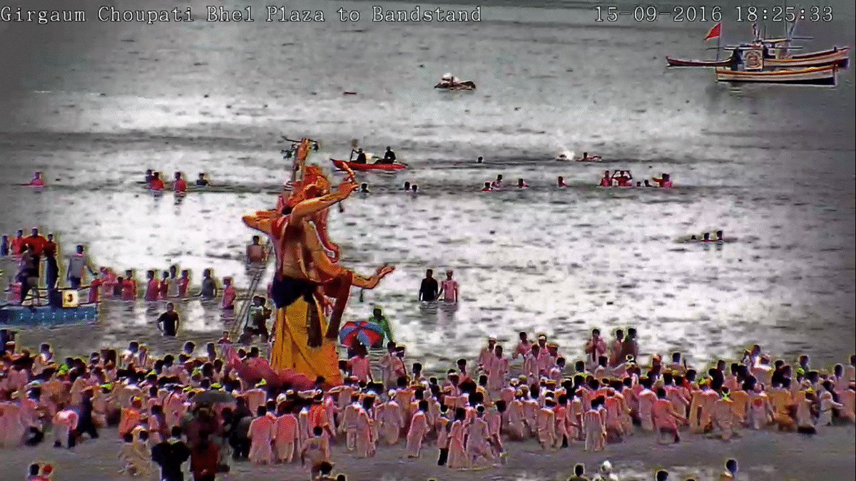 MumbaiPolice's tweet photo. Share images of your special moments from a very special today with #HappyJourneyBappa https://t.co/EqIwy72l6e