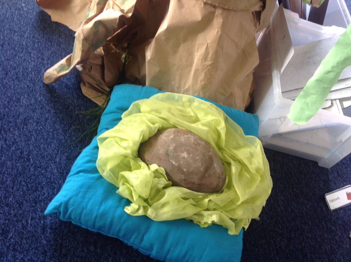 MastrandreaGDPS's tweet photo. Aquila class decided our dinosaur egg needed to be in a safe,soft and warm space! Not in the lava - that's too hot! https://t.co/3jRCxg9Uns