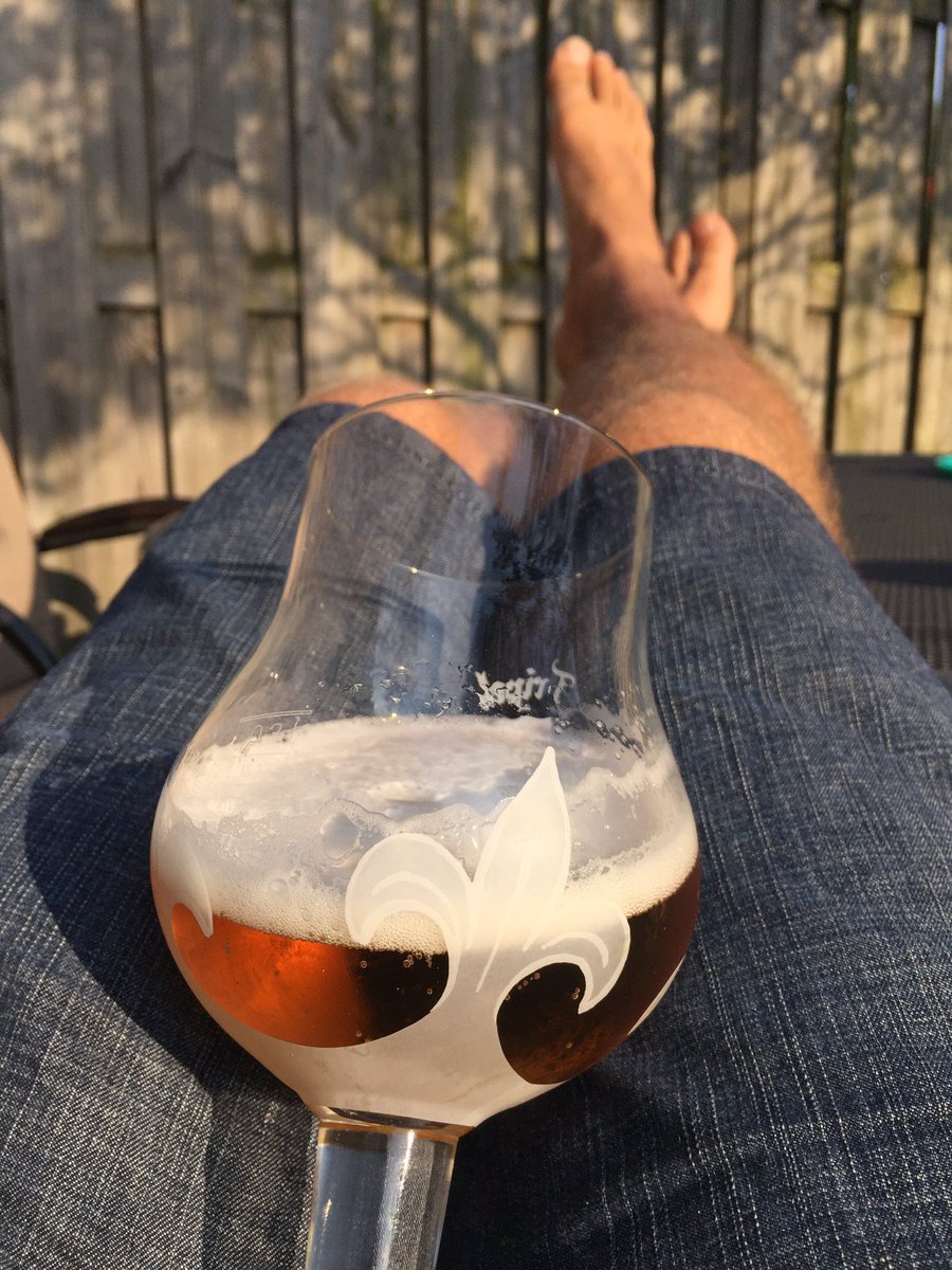 Lekker hoor🍺 ! In afwachting op een heerlijk avondje voetbal #EuropaLeague #feymun #panaja