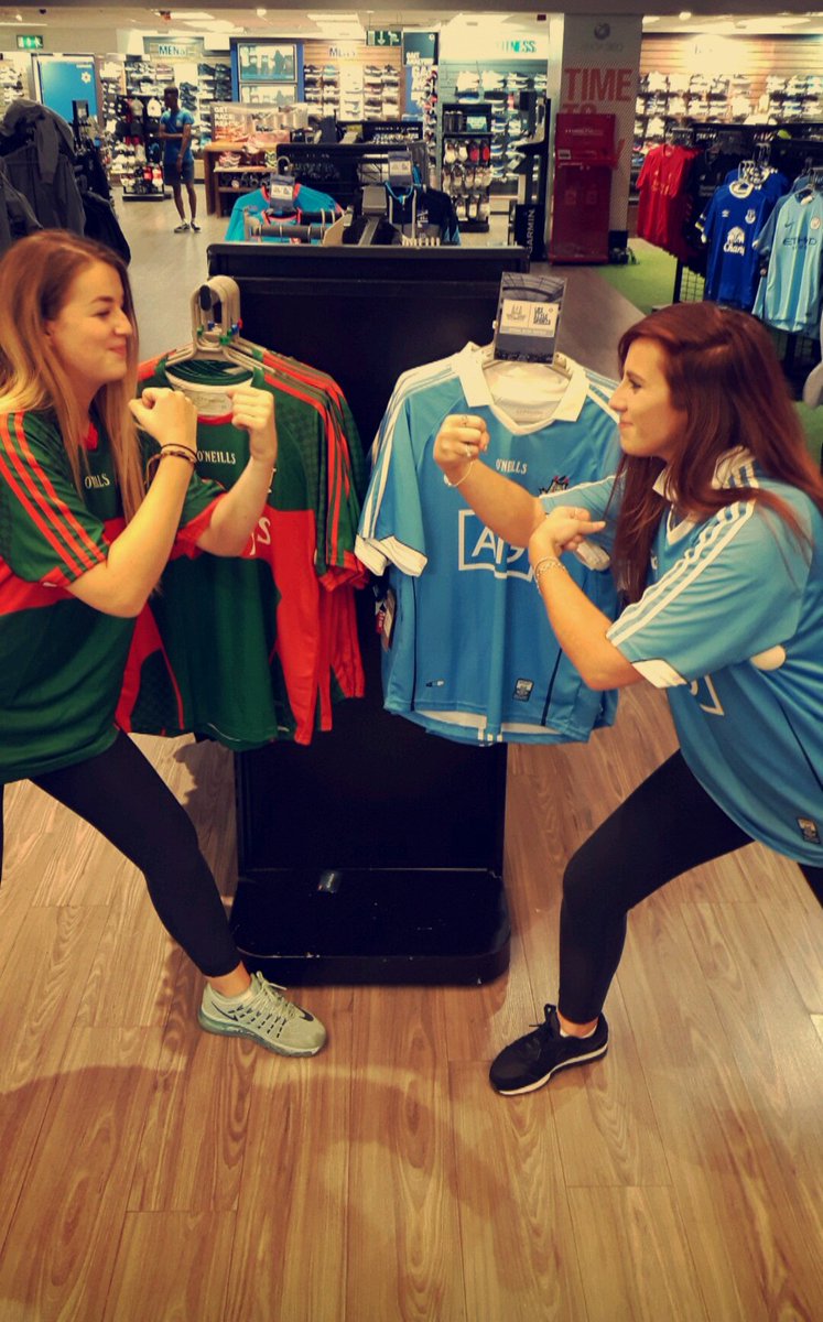 McCourt90's tweet photo. Who's goin to win this Sunday?@lifestylesports@LSS_Dundrum @DundrumTC #DUBvMAY#allirelandday#TeamDundum#CiaraVAnna https://t.co/pGgWMuNDsm