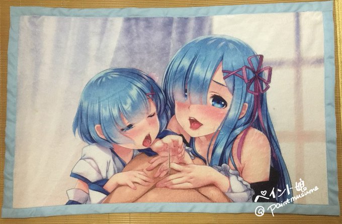 ifルートと幼少期レムのブランケットの試作品がようやく出来上がりました!ところで、突然の発想ですが、あるところに開け口を作りました...使用例もちょっと貼りますね๑乛◡乛๑ 