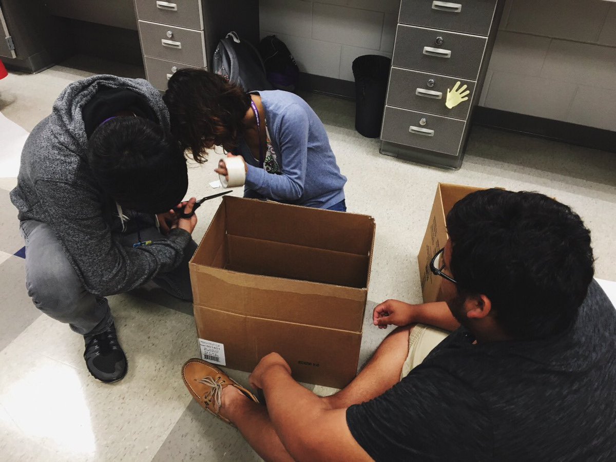 Hhs_HOSA_2016's tweet photo. @Hhs_HOSA_2016 Preparing for the 2016 HHS homecoming parade!!! #hhsHOSA2016 😁😁 https://t.co/bea7vshOA6
