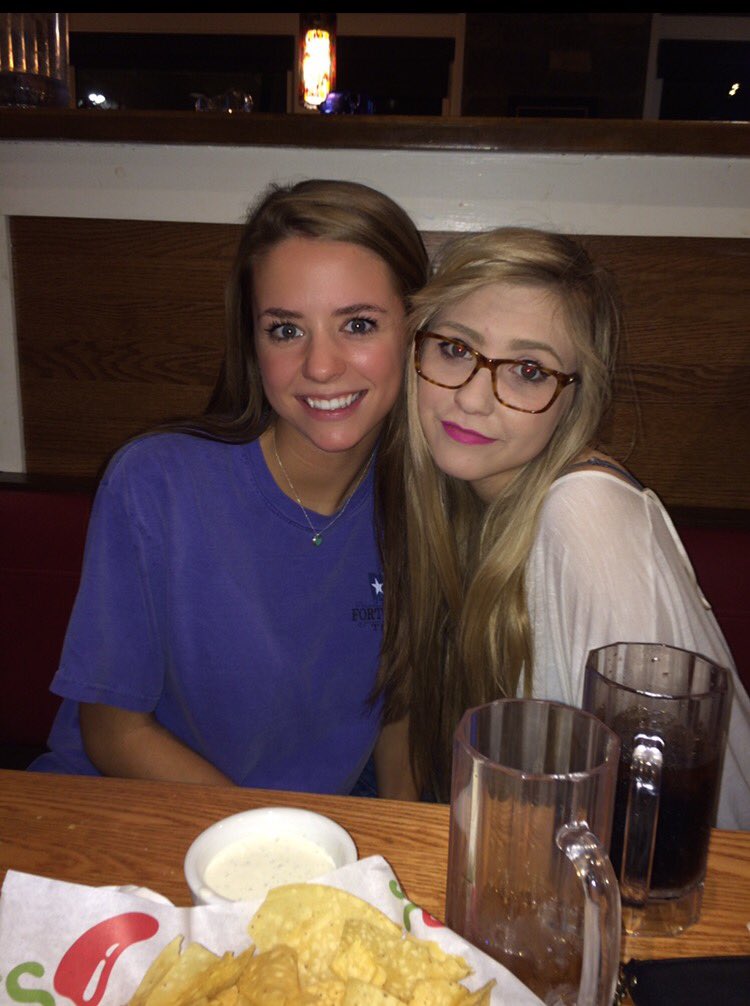 MarkerLindsay's tweet photo. HAPPY BIRTHDAY TO MY FAV TWINS💝🎊🎉 love y'all stay tiny https://t.co/bx0hNfOz0f