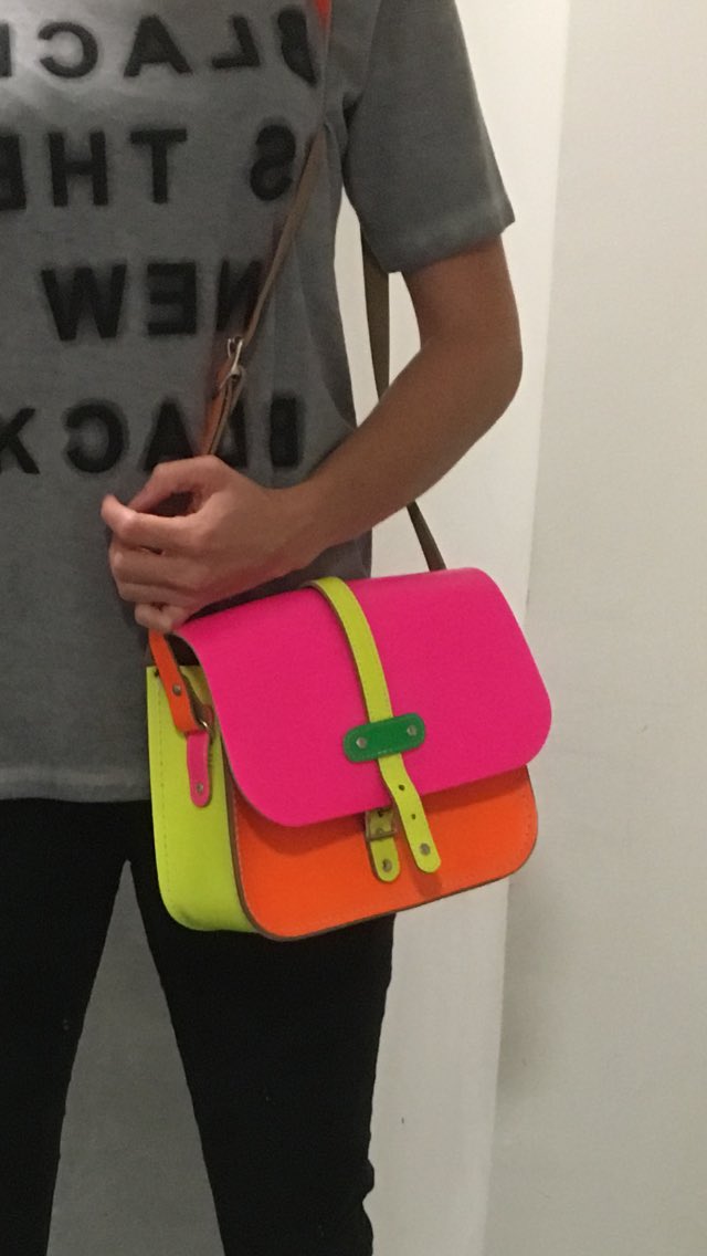 JenWaterland's tweet photo. Love my custom #Bobby #bag by @SavillDesigns  saw it in the workshop and it had to be mine! #lovehandbags https://t.co/ocoD5KirQp