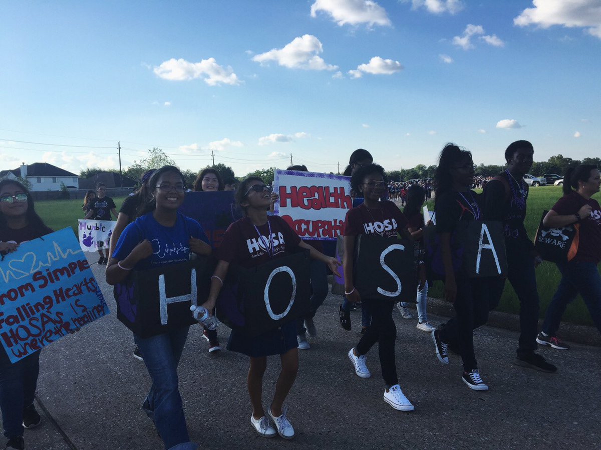 Hhs_HOSA_2016's tweet photo. @Hhs_HOSA_2016 walking the parade!! 😂😂☀️☀️ #hhsHOSA2016 https://t.co/d1YPE5ZNeB