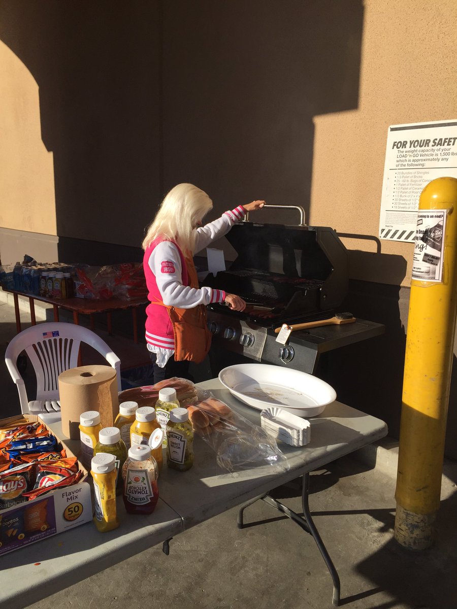Making dogs and meeting installers at pro event