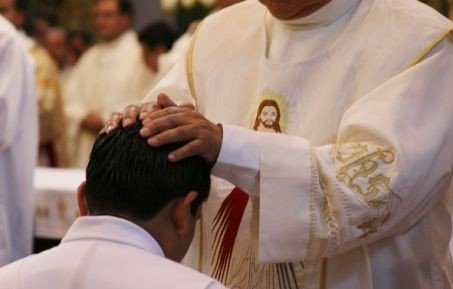 eltextosentido's tweet photo. Destapan red de sacerdotes que difundía orgías por internet.

https://t.co/eV2JxWIT7c https://t.co/Qr34vmqAON
