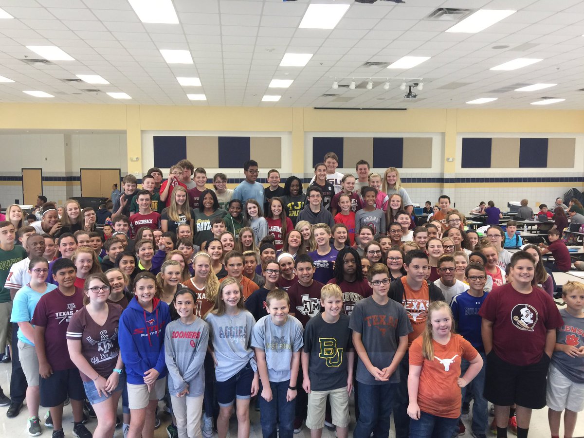 WMSwarrior's tweet photo. Warriors showing their college spirit! @forneyisd #forneyconnects #warrenms #wegotspirityeswedo https://t.co/AXweoKlUfu