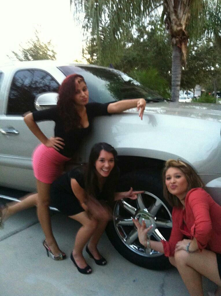 _BossLady95's tweet photo. Damnnnnnn #ThrowTfBack #TBT @Shay6464 @PRESIDENTIALYD #4YearsAgo ! 😂😍💁🏻😅 https://t.co/EZyH5awpi0
