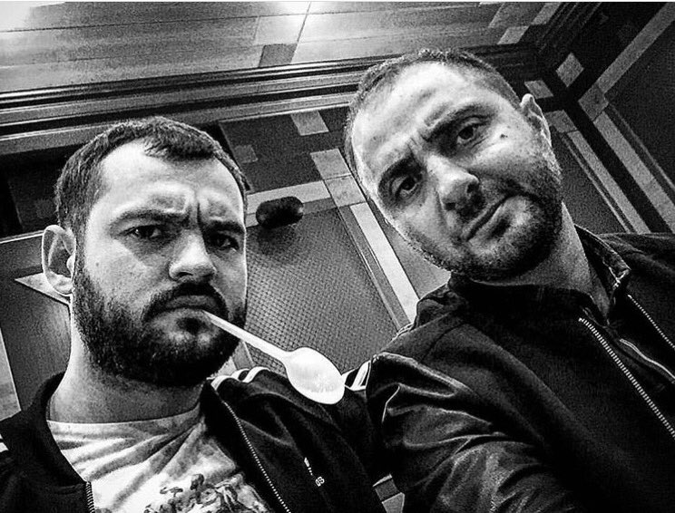 Karibovde's tweet photo. Копы так не любят нас!
#danigga #мынаваливаембасс #копытакнелюбятнас #грибы #андрейскороход #глебати #демискарибидис https://t.co/Ve2vwlooW0