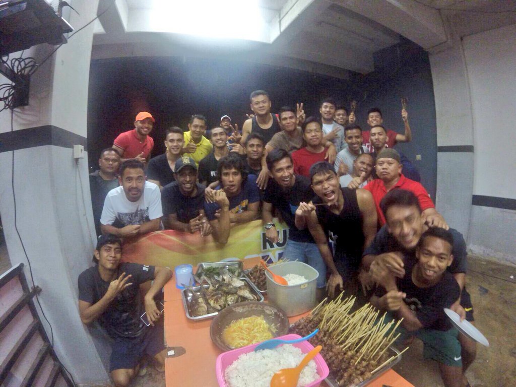 BorneoSMR's tweet photo. Bukan Sekedar Tim, Tapi Kami Semua Keluarga! #PBFC #SamarindaJaya https://t.co/IBcPQZPEv0