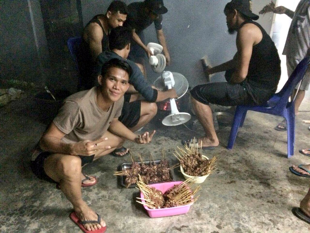 BorneoSMR's tweet photo. Bukan Sekedar Tim, Tapi Kami Semua Keluarga! #PBFC #SamarindaJaya https://t.co/IBcPQZPEv0