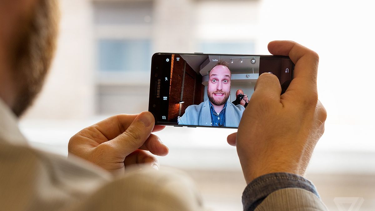 People are still using their Samsung Galaxy Note 7's theverge.com/2016/9/15/1292…