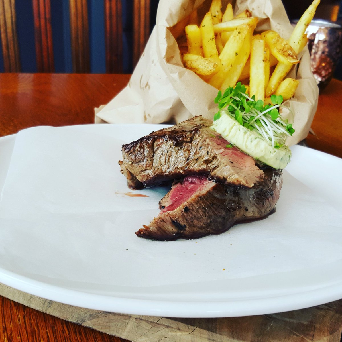 EmbraceBar's tweet photo. come and try our new menu. Flank steak, Anchovy butter and Nori fries. #altrincham #hale #Manchester https://t.co/W9NBRiRlbL