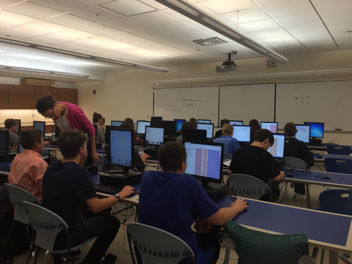LDominick528's tweet photo. Suzanne @von_Oy using #Desmos in her #Algebra2 classroom at #NewtownHS https://t.co/pqUnOsaByh