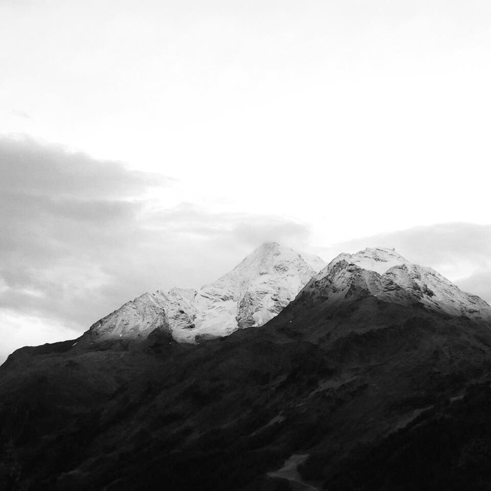 SMBIntl's tweet image. ❄❄️️What a surprise this morning with these first snowflakes on the peaks #snow #savoiemontblanc