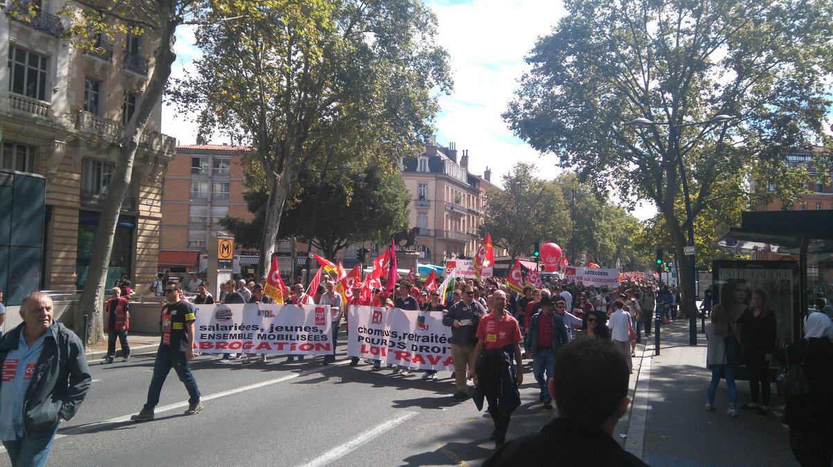 20minutestoul's tweet photo. #manif15sept #Toulouse les syndicats annoncent 5000 manifestants la préfecture 2500 mobilisés contre la #LoiTravail https://t.co/M0ojECiaU1
