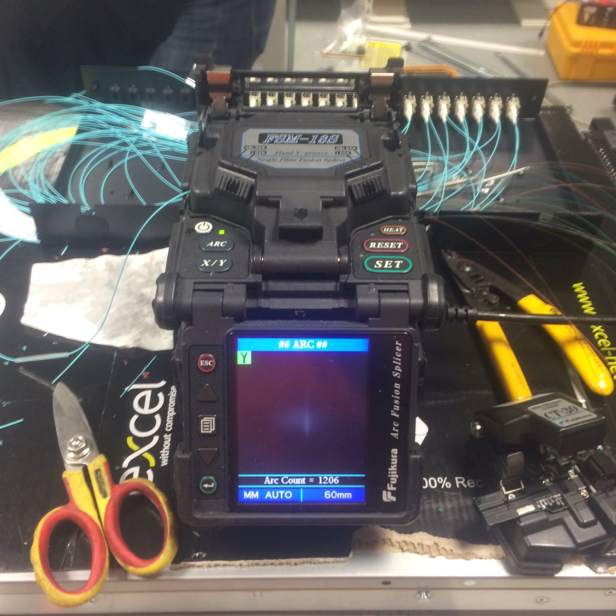 TWL_Tech's tweet image. Getting it done #fibre #cat5 #datacabling #om4