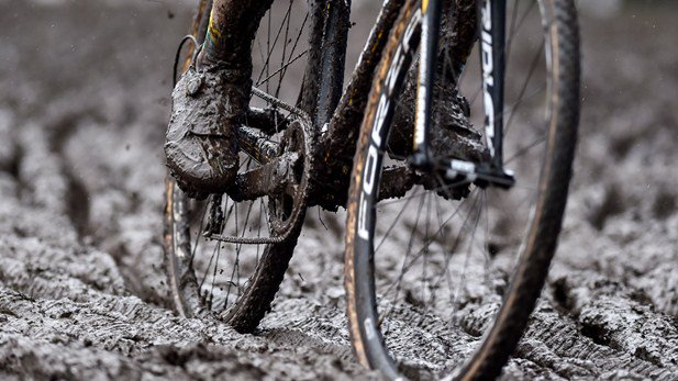 New 11 speed cx bike but you ride with old wheels, a very common problem!
Sent us a tweet and we will contact you!