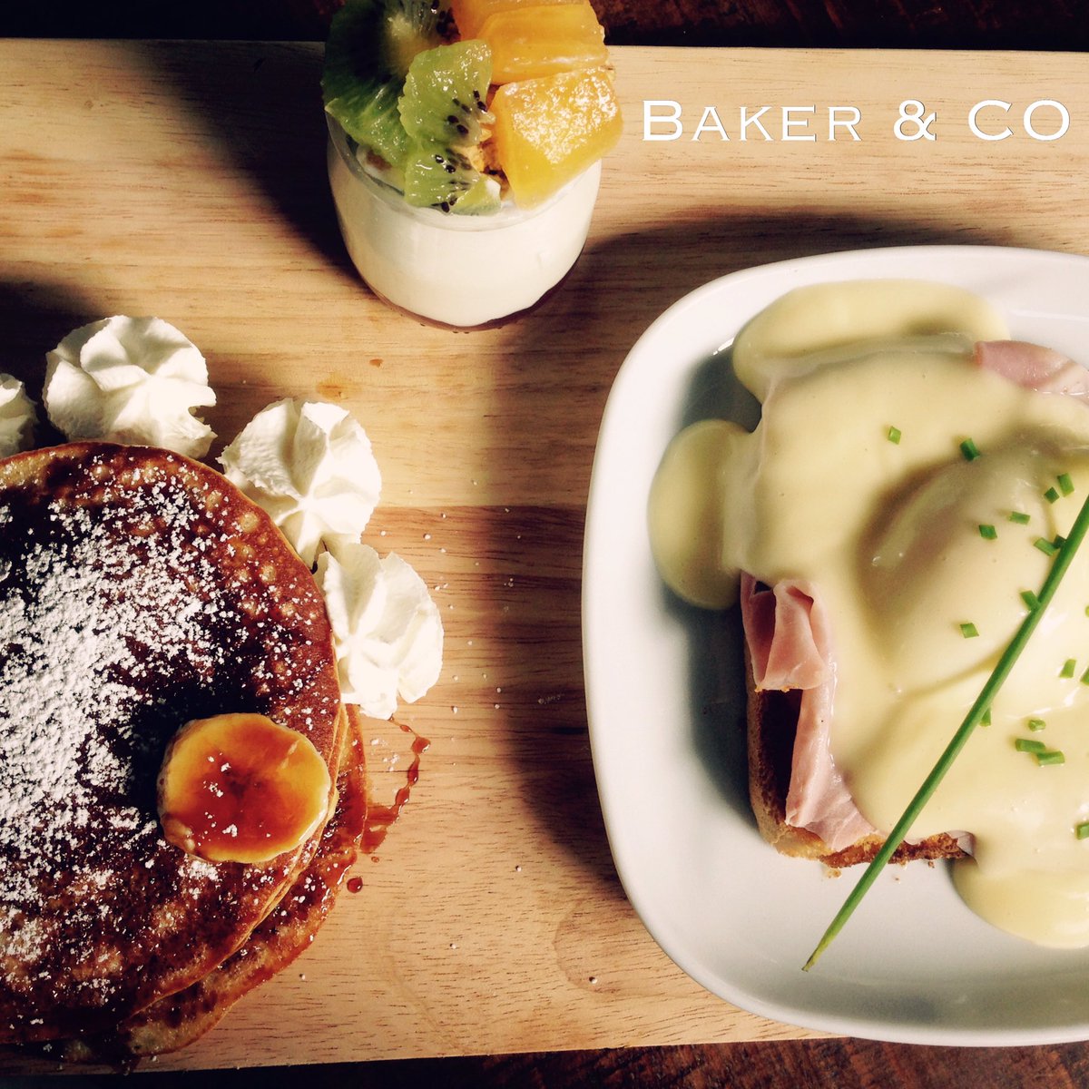 bakerandco_'s tweet photo. Amazing #NyBrunch at @bakerandco_ Homemade Pancakes, benedictine, Granola &amp; Fruit Parfait, Mimosa and a hot beverage https://t.co/VJ5kyPIokM
