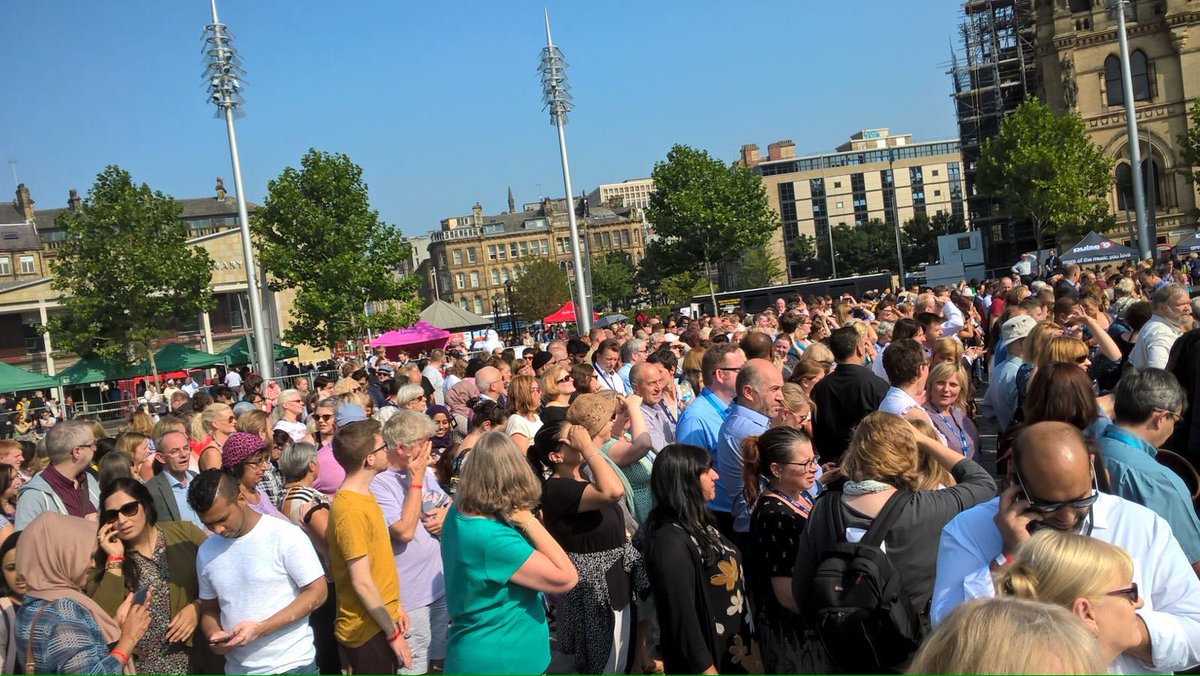visitBradford's tweet photo. Great atmosphere @LuvBradford #LoveBradford https://t.co/mReTjxgEE3