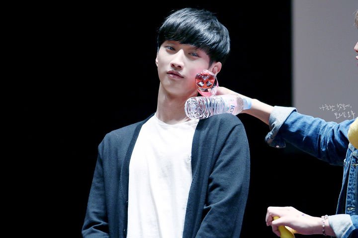 140914
의외로 진뇨 어깨깡패야ㅠㅠㅠ
img1.daumcdn.net/thumb/R720x0.q…
img1.daumcdn.net/thumb/R720x0.q…