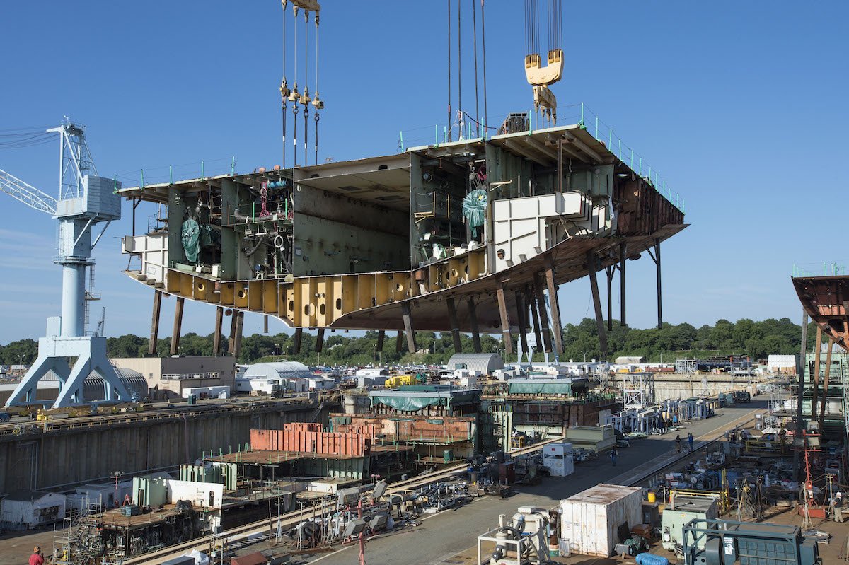 everycontainer's tweet image. WATCH: 900-Ton Ford Class Superlift at Newport News #Shipbuilding buff.ly/2cX0yXy