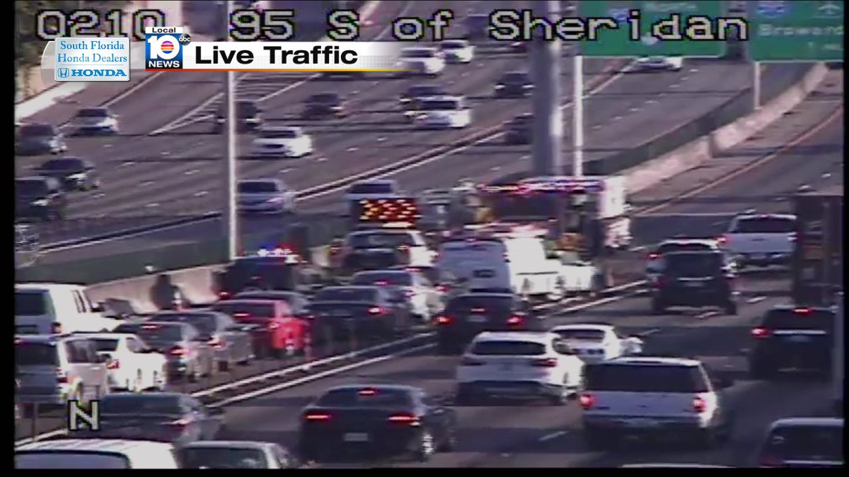 Crash on I-95 NB Express at Sheridan St. Express Lanes Closed! #traffic https://t.co/wz0V4oDod8