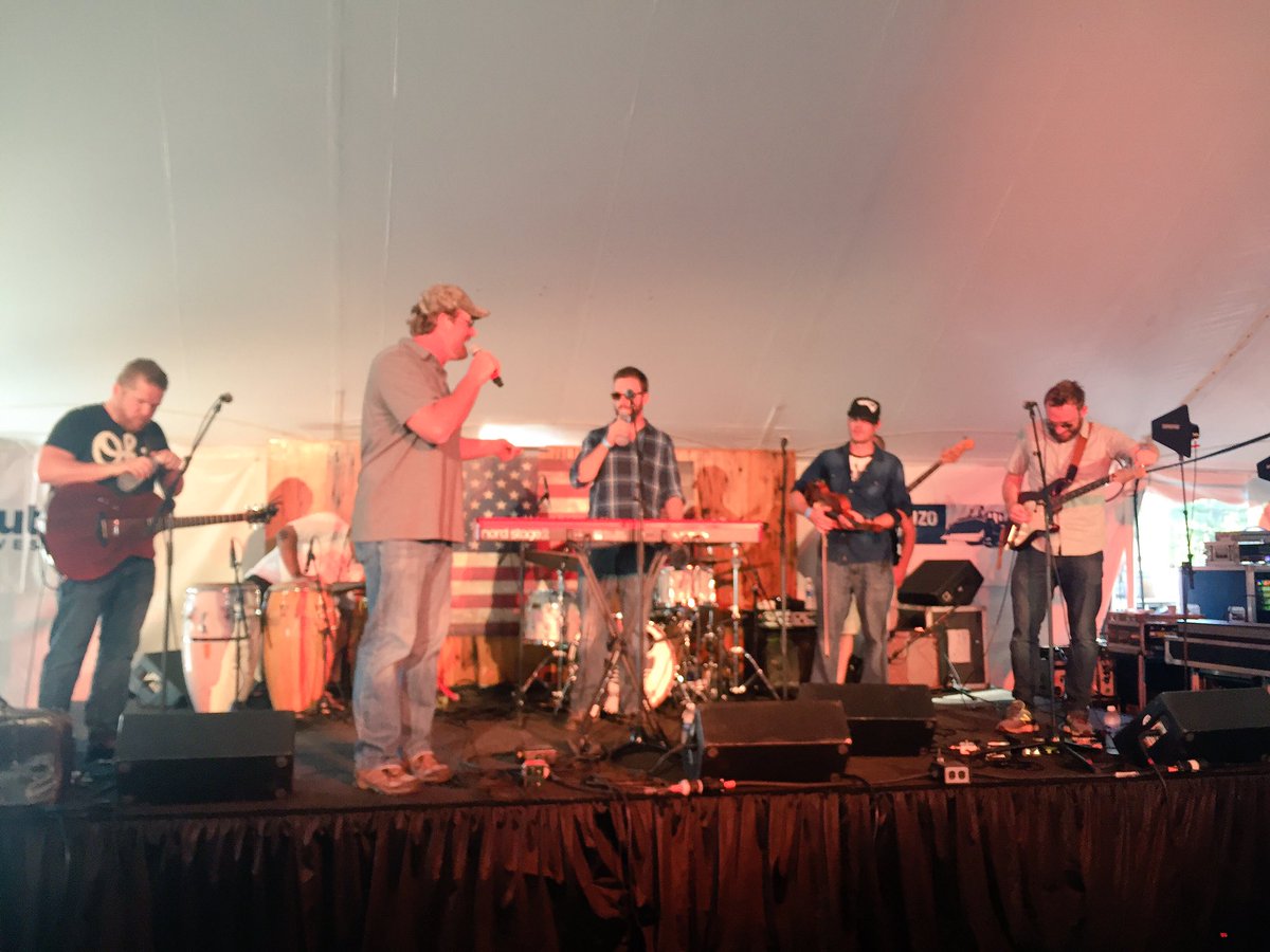 LightFoundation's tweet photo. How awesome was @brothersmccann!? #tbt #mlcs2016 https://t.co/nkQhOHUv5t