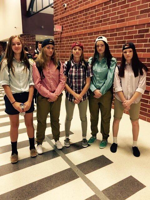 BrooklynRunion's tweet photo. Frat-Boy Thursday... #spiritweek @_Hannah32602 @_jadahhh1322 @kierraichards @lantz_kylie https://t.co/3y0azNMnp1