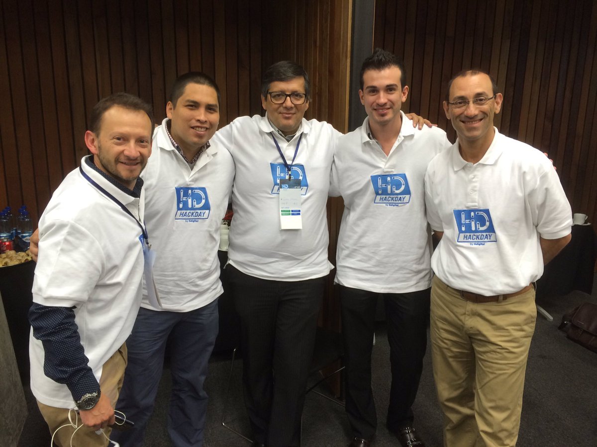 jeanpzalaquett's tweet photo. Será este el equipo ganador de la Hackaton ENEL??? #Hackday #EresDigital https://t.co/QDyb7bxUTk