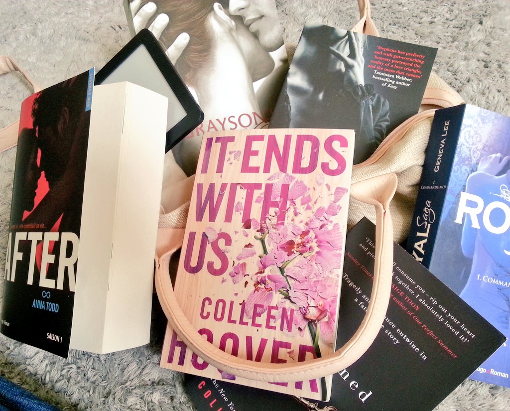 mitsitsa's tweet photo. Préparation du sac en vue du @FestNewRomance de #Bandol @MSheridanAuthor @colleenhoover @SC_Stephens_ https://t.co/DpM6D5pDSA